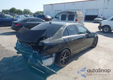 2013 Mercedes-Benz C 300 Luxury 4Matic/Sport 4Matic z USA, uszkodzony, nr VIN WDDGF8AB6DR250572